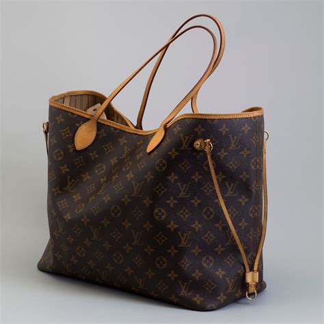 louis vuitton neverfull shopper